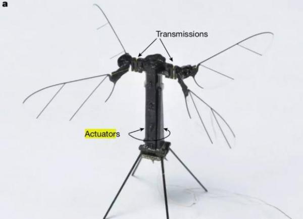 史上最轻无人机：比回形针还轻 